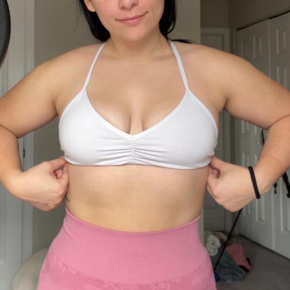 Aurola sports bra